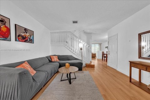 Townhouse in Miramar, Florida 3 bedrooms, 188.87 sq.m. № 1842726 - photo 5