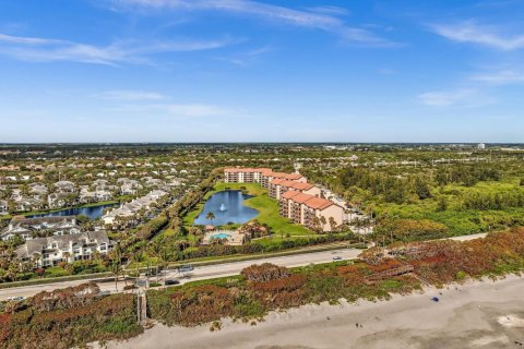 Copropriété à louer à Jupiter, Floride: 2 chambres, 128.67 m2 № 1091917 - photo 1