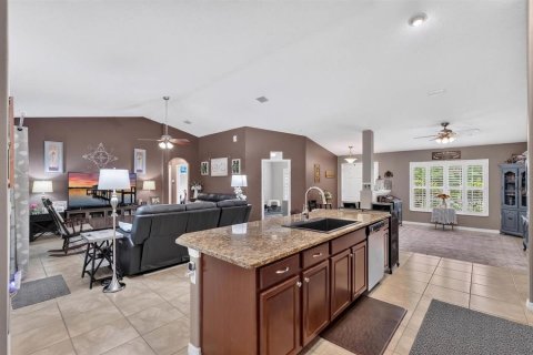 House in Palm Coast, Florida 4 bedrooms, 205.13 sq.m. № 2299575 - photo 7