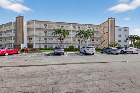 Condo in Boca Raton, Florida, 2 bedrooms № 2081936 - photo 2