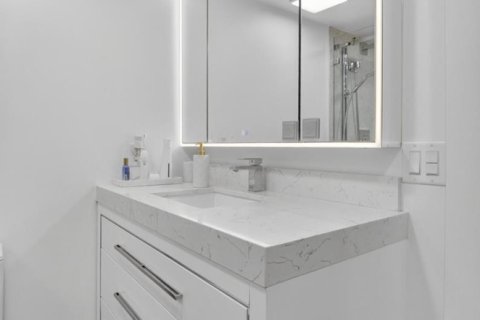 Condo in Boca Raton, Florida, 2 bedrooms № 2081936 - photo 11