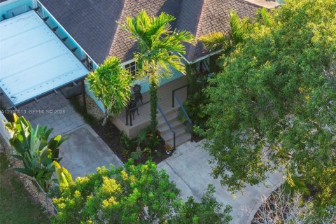 Villa ou maison à vendre à West Miami, Floride: 4 chambres, 170.66 m2 № 2431370 - photo 9
