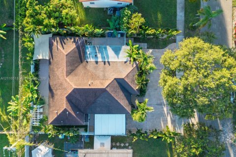 Villa ou maison à vendre à West Miami, Floride: 4 chambres, 170.66 m2 № 2431370 - photo 4