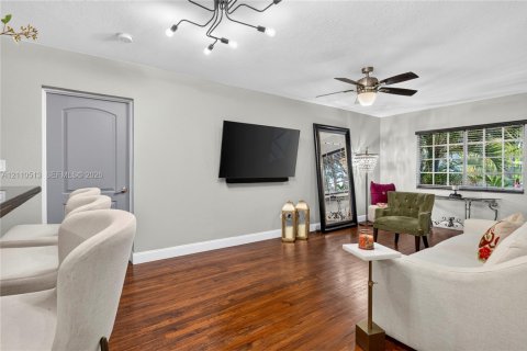 Villa ou maison à vendre à West Miami, Floride: 4 chambres, 170.66 m2 № 2431370 - photo 23