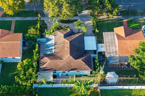 Villa ou maison à vendre à West Miami, Floride: 4 chambres, 170.66 m2 № 2431370 - photo 7
