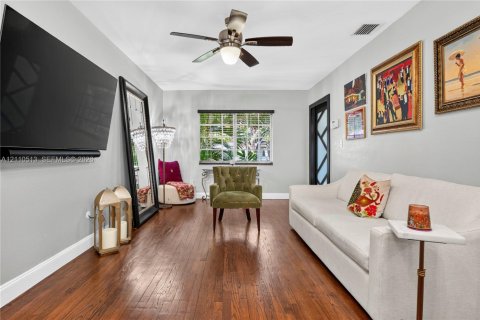Villa ou maison à vendre à West Miami, Floride: 4 chambres, 170.66 m2 № 2431370 - photo 20