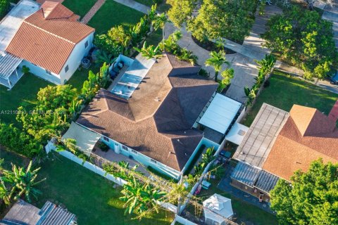 Villa ou maison à vendre à West Miami, Floride: 4 chambres, 170.66 m2 № 2431370 - photo 6