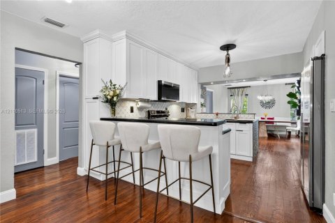 Villa ou maison à vendre à West Miami, Floride: 4 chambres, 170.66 m2 № 2431370 - photo 25