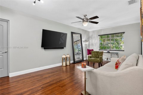 Villa ou maison à vendre à West Miami, Floride: 4 chambres, 170.66 m2 № 2431370 - photo 18