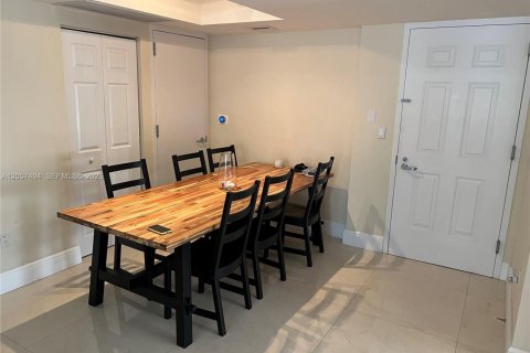 Condo in Miami, Florida, 3 bedrooms  № 2244681 - photo 4