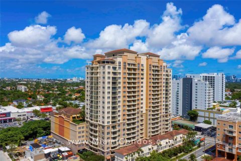 Condo in Miami, Florida, 3 bedrooms  № 2244681