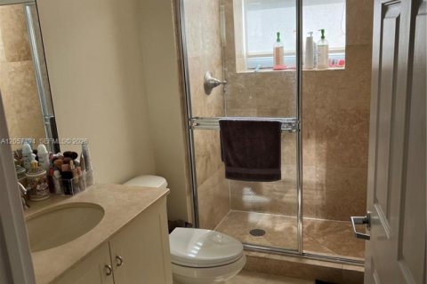Condo in Miami, Florida, 3 bedrooms  № 2244681 - photo 12