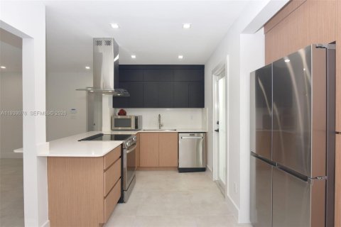 Casa en venta en Miami, Florida, 3 dormitorios, 111.67 m2 № 1999674 - foto 16