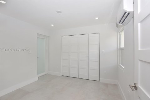 Casa en venta en Miami, Florida, 3 dormitorios, 111.67 m2 № 1999674 - foto 20
