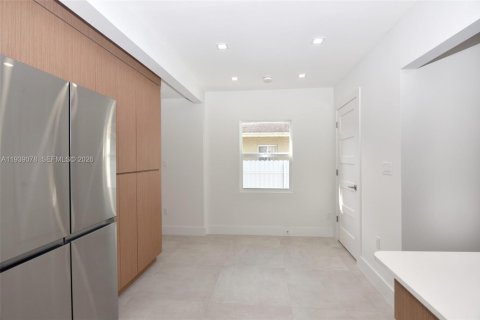 Casa en venta en Miami, Florida, 3 dormitorios, 111.67 m2 № 1999674 - foto 18