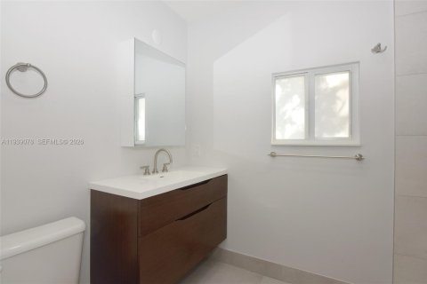 Casa en venta en Miami, Florida, 3 dormitorios, 111.67 m2 № 1999674 - foto 25