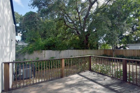 Casa en venta en Miami, Florida, 3 dormitorios, 111.67 m2 № 1999674 - foto 29