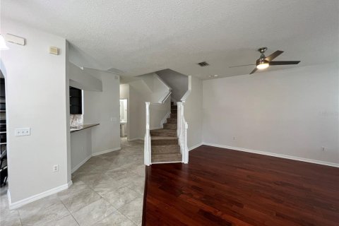 Townhouse in Saint Petersburg, Florida 3 bedrooms, 137.5 sq.m. № 1866527 - photo 9