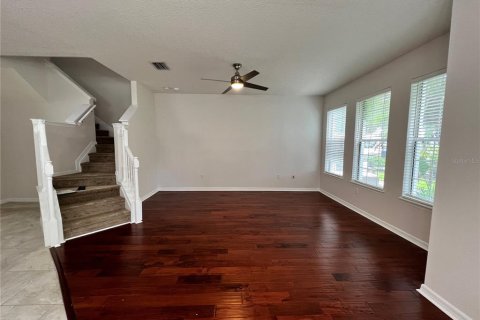 Townhouse in Saint Petersburg, Florida 3 bedrooms, 137.5 sq.m. № 1866527 - photo 7