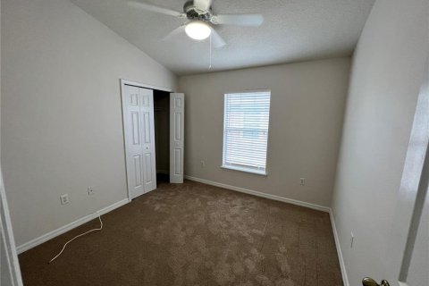 Townhouse in Saint Petersburg, Florida 3 bedrooms, 137.5 sq.m. № 1866527 - photo 28