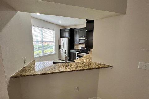 Townhouse in Saint Petersburg, Florida 3 bedrooms, 137.5 sq.m. № 1866527 - photo 16