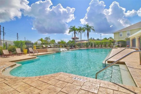 Townhouse in Saint Petersburg, Florida 3 bedrooms, 137.5 sq.m. № 1866527 - photo 30