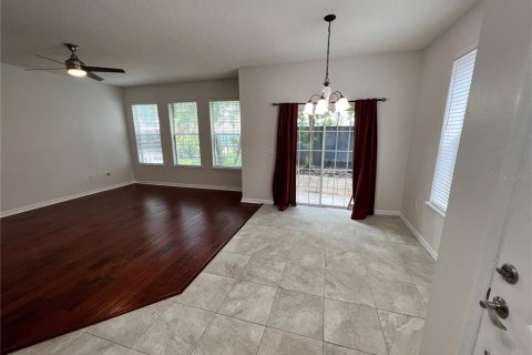 Townhouse in Saint Petersburg, Florida 3 bedrooms, 137.5 sq.m. № 1866527 - photo 6