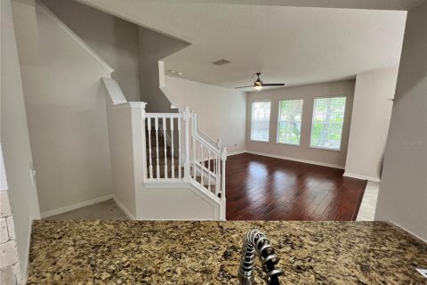 Townhouse in Saint Petersburg, Florida 3 bedrooms, 137.5 sq.m. № 1866527 - photo 15