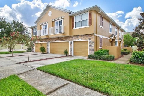 Townhouse in Saint Petersburg, Florida 3 bedrooms, 137.5 sq.m. № 1866527 - photo 2