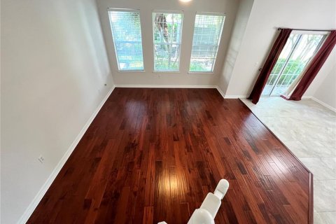 Townhouse in Saint Petersburg, Florida 3 bedrooms, 137.5 sq.m. № 1866527 - photo 18