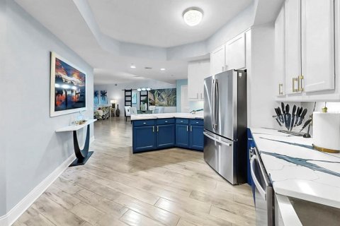 Condo in Saint Petersburg, Florida, 3 bedrooms № 2102106 - photo 15