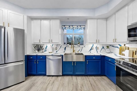 Condo in Saint Petersburg, Florida, 3 bedrooms № 2102106 - photo 18