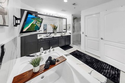 Condo in Saint Petersburg, Florida, 3 bedrooms № 2102106 - photo 28