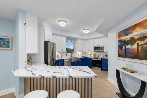 Condo in Saint Petersburg, Florida, 3 bedrooms № 2102106 - photo 19