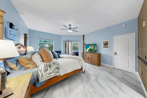 Condo in Saint Petersburg, Florida, 3 bedrooms № 2102106 - photo 23