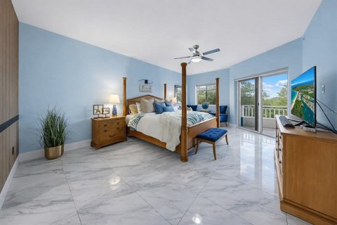 Condo in Saint Petersburg, Florida, 3 bedrooms № 2102106 - photo 21