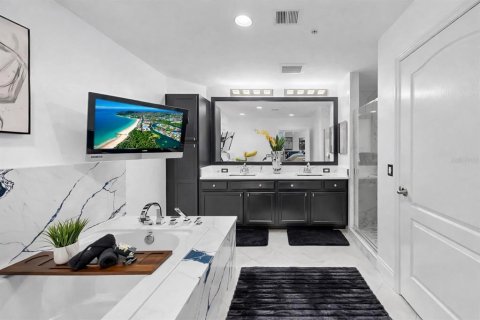 Condo in Saint Petersburg, Florida, 3 bedrooms № 2102106 - photo 26