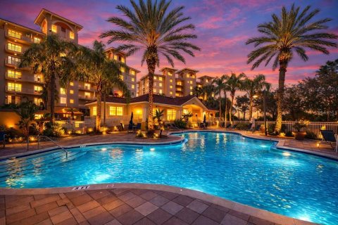 Condo in Saint Petersburg, Florida, 3 bedrooms № 2102106 - photo 2