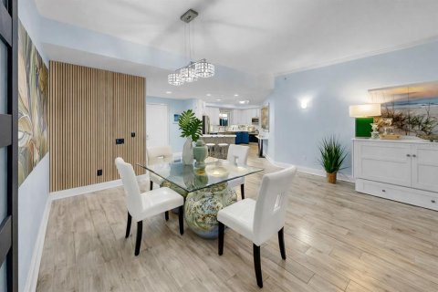 Condo in Saint Petersburg, Florida, 3 bedrooms № 2102106 - photo 11