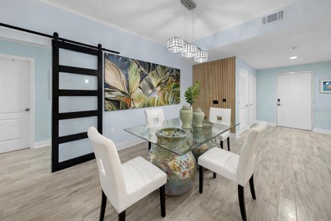 Condo in Saint Petersburg, Florida, 3 bedrooms № 2102106 - photo 13