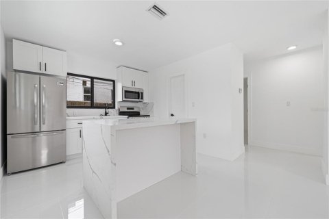 Immobilier commercial à vendre à Miami, Floride: 7 chambres, 183.95 m2 № 2388616 - photo 29
