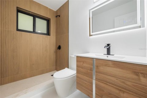 Immobilier commercial à vendre à Miami, Floride: 7 chambres, 183.95 m2 № 2388616 - photo 18