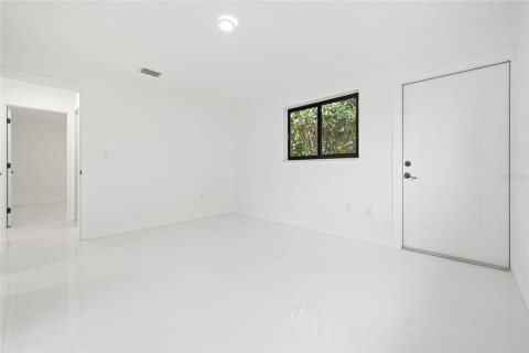 Immobilier commercial à vendre à Miami, Floride: 7 chambres, 183.95 m2 № 2388616 - photo 23