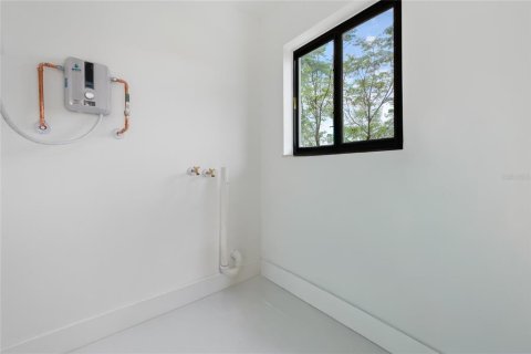 Immobilier commercial à vendre à Miami, Floride: 7 chambres, 183.95 m2 № 2388616 - photo 15