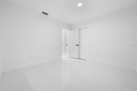 Immobilier commercial à vendre à Miami, Floride: 7 chambres, 183.95 m2 № 2388616 - photo 20