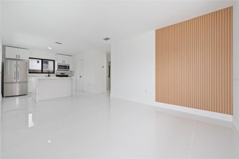 Immobilier commercial à vendre à Miami, Floride: 7 chambres, 183.95 m2 № 2388616 - photo 26