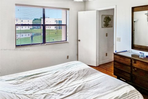 Condo in Sunrise, Florida, 2 bedrooms  № 1962685 - photo 9