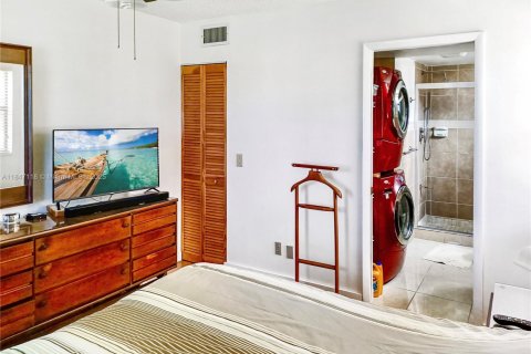 Condo in Sunrise, Florida, 2 bedrooms  № 1962685 - photo 10