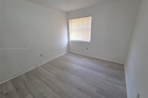 Copropriété à louer à Miami, Floride: 2 chambres, 92.9 m2 № 1968711 - photo 25