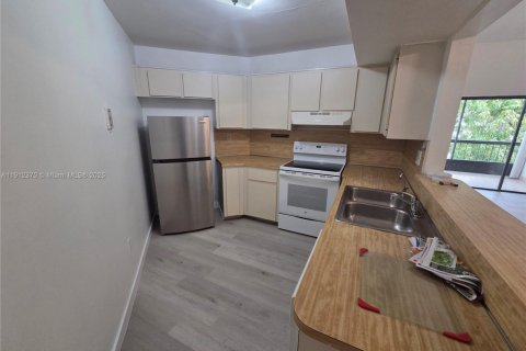 Copropriété à louer à Miami, Floride: 2 chambres, 92.9 m2 № 1968711 - photo 6